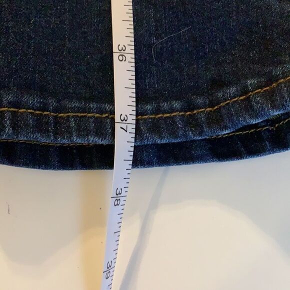 KUT from the Kloth dark denim skinny jeans. Five pockets light whiskering. - Picture 11 of 14